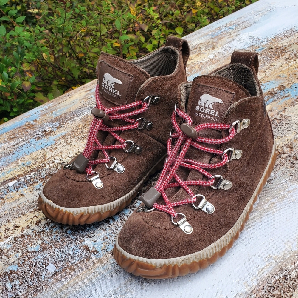 Sorel Kids Boots Brown with Pink Laces